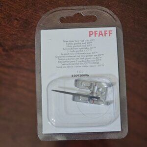 PFAFF THREE HOLE YARN FIT PRESSER WITH IDT SYSTEM SEWING MACHINE #820920096